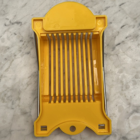 Egg slicer with accessories set Dimensions: 9L in x 5W in x 2H in - Picture 5 of 8